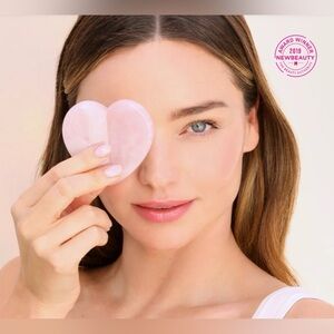 Kora Organics Rose Quartz Heart Facial Sculptor